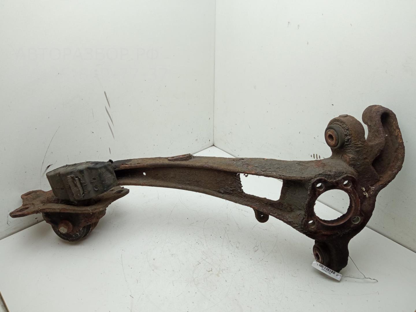 Рычаг задний правый