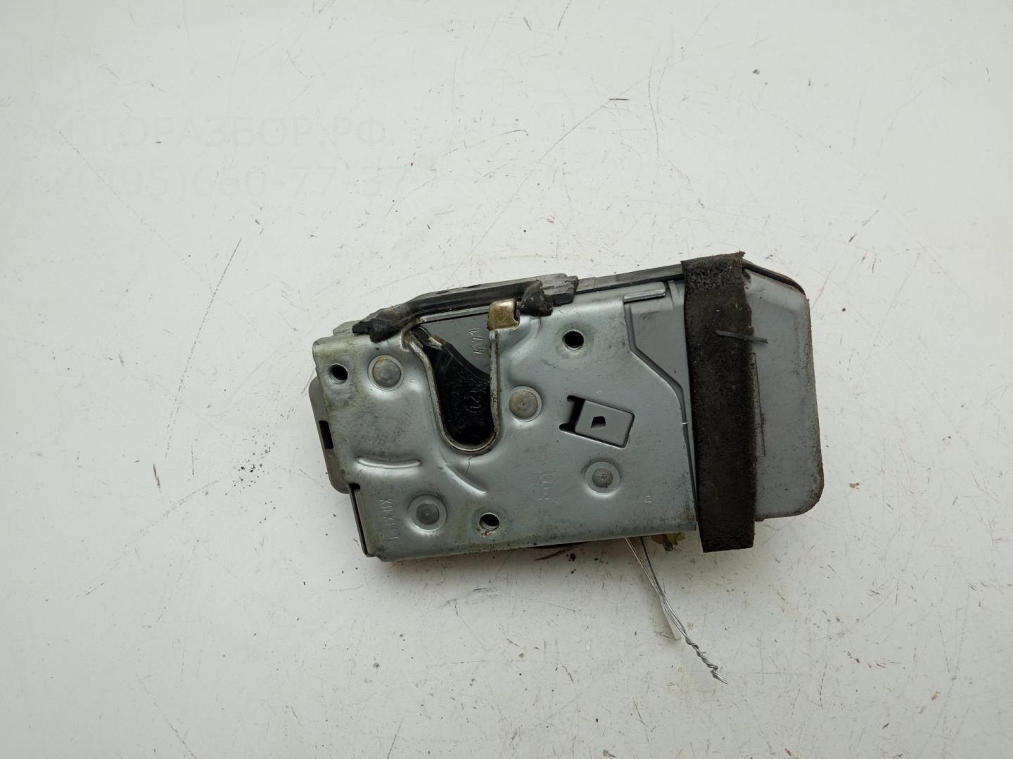 Замок двери передней правой