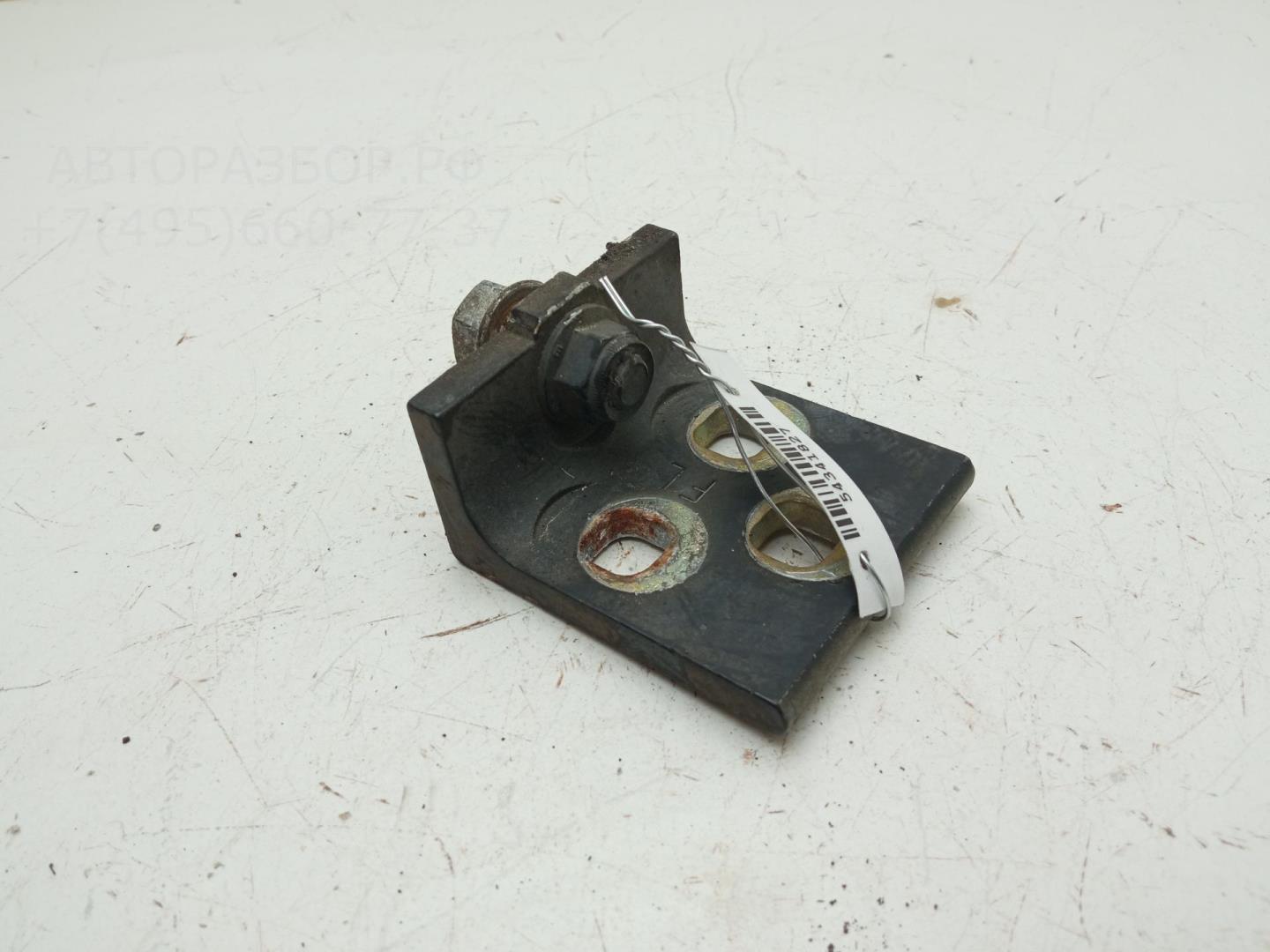 Петля двери