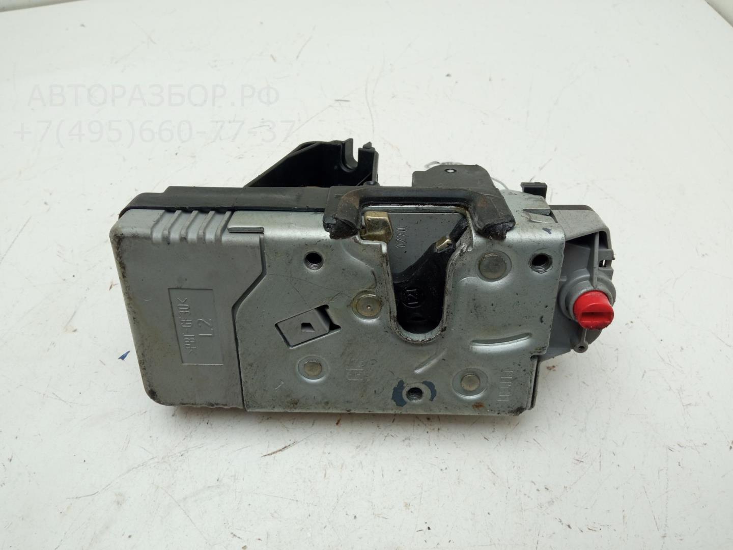 Замок двери задней левой