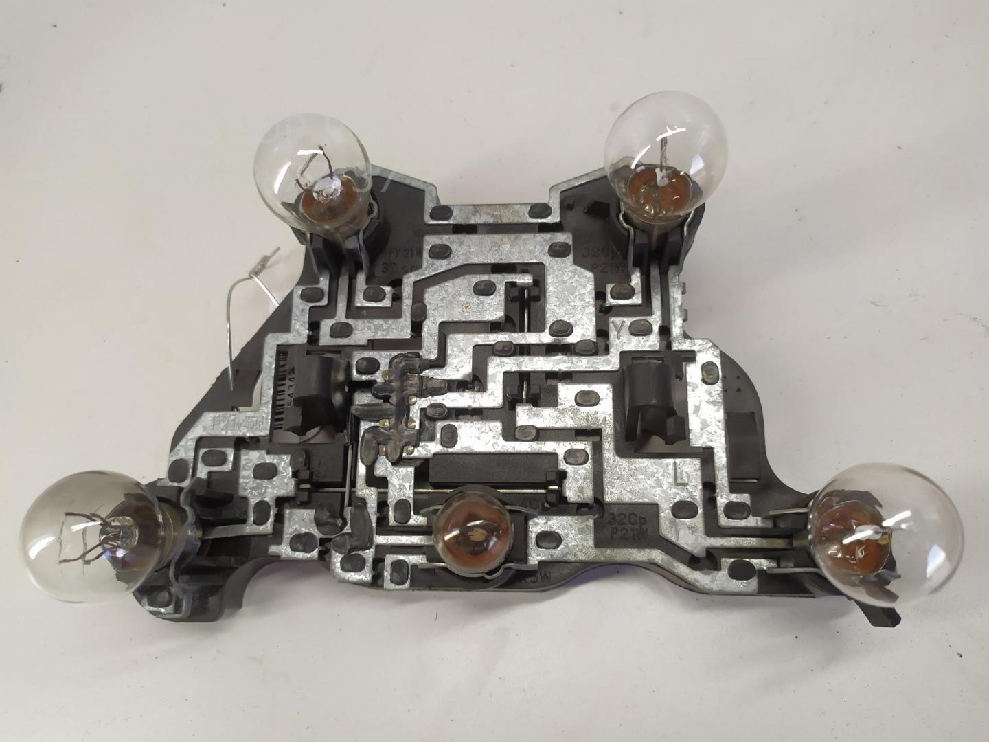 Плата заднего фонаря левого