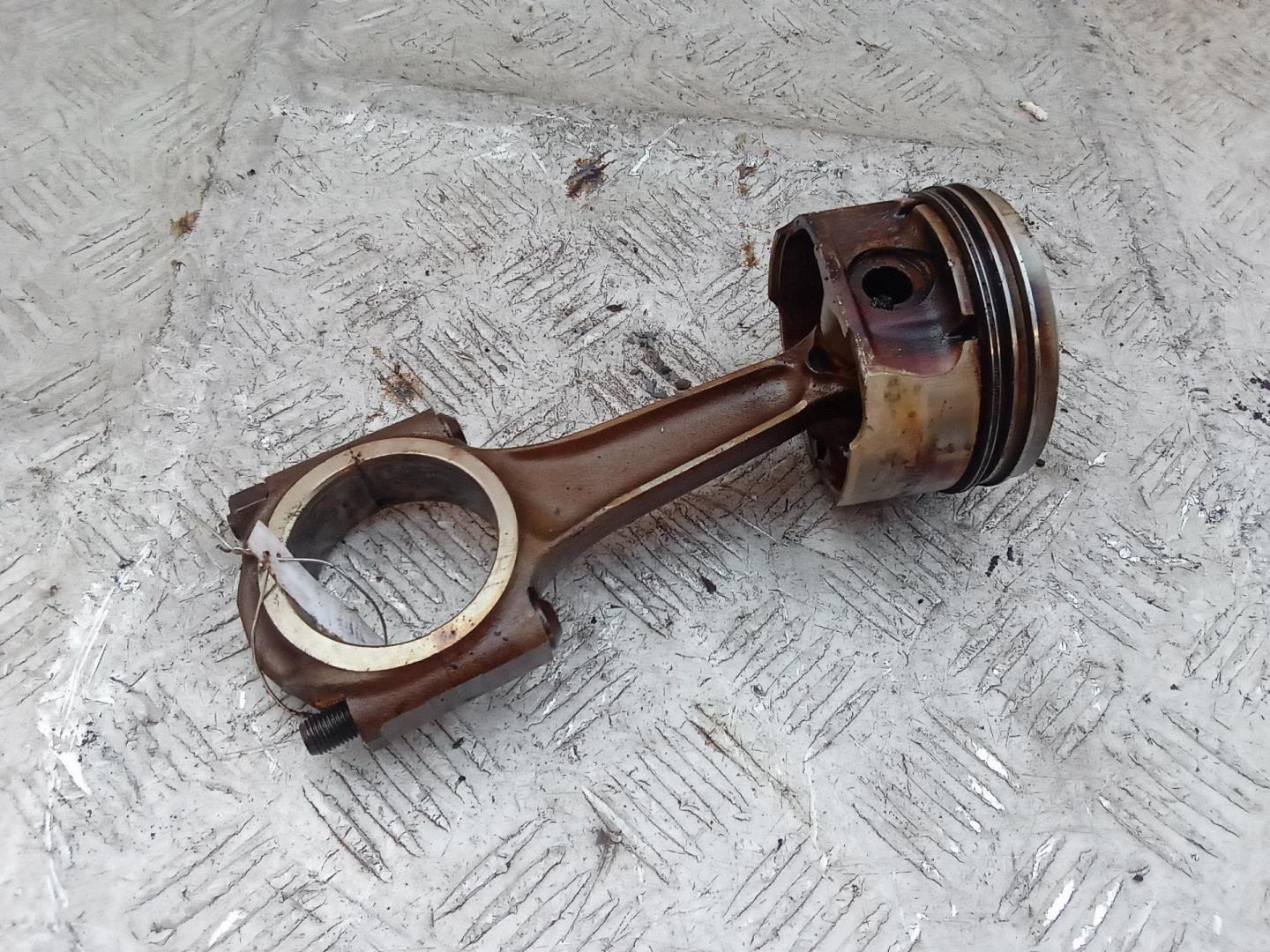 Поршень с шатуном