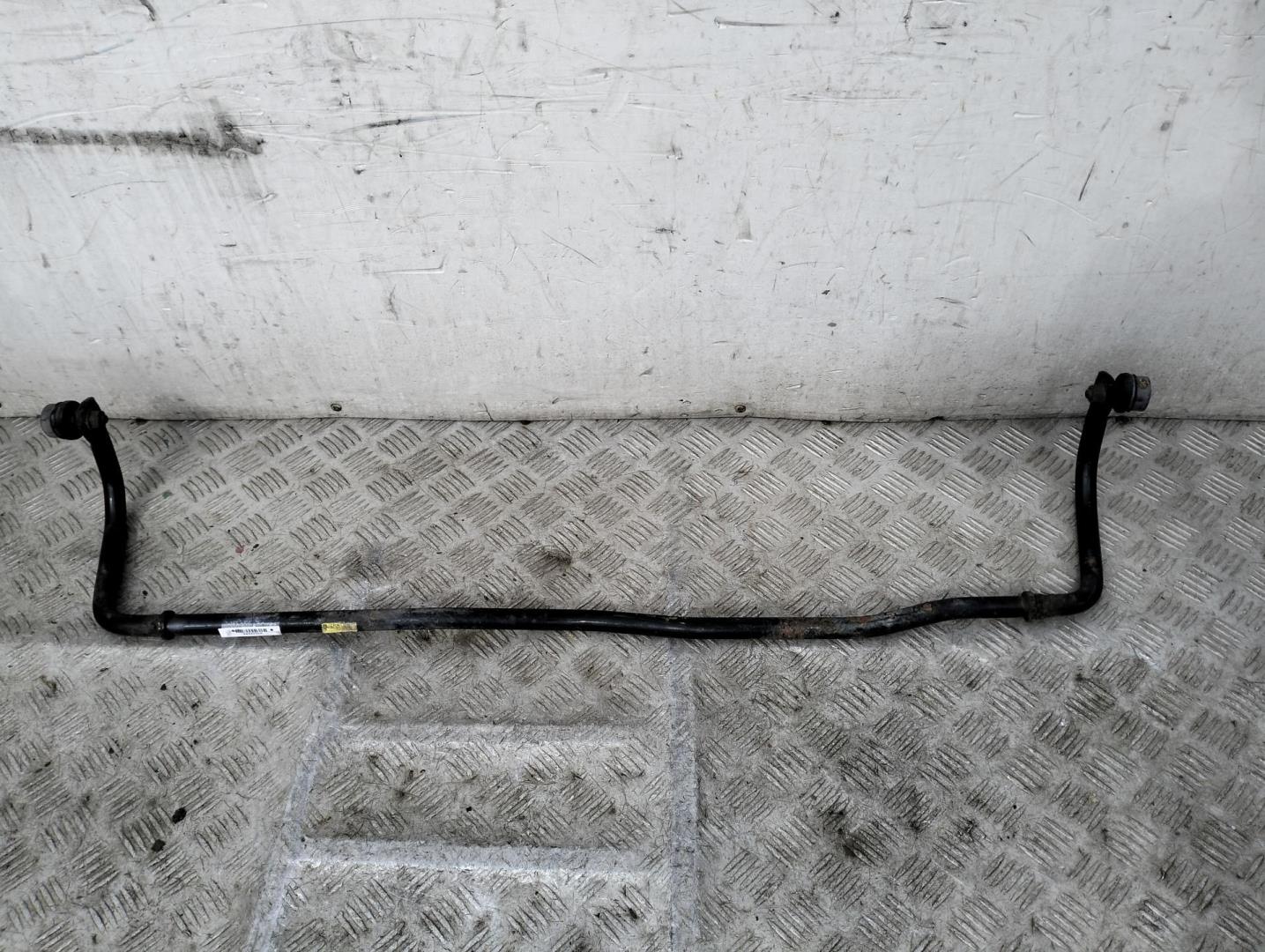 Стабилизатор передний