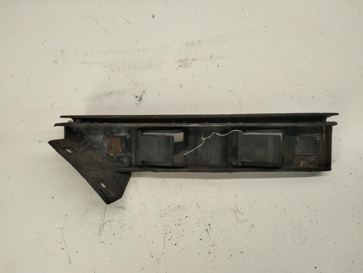 Кронштейн крепления крыла