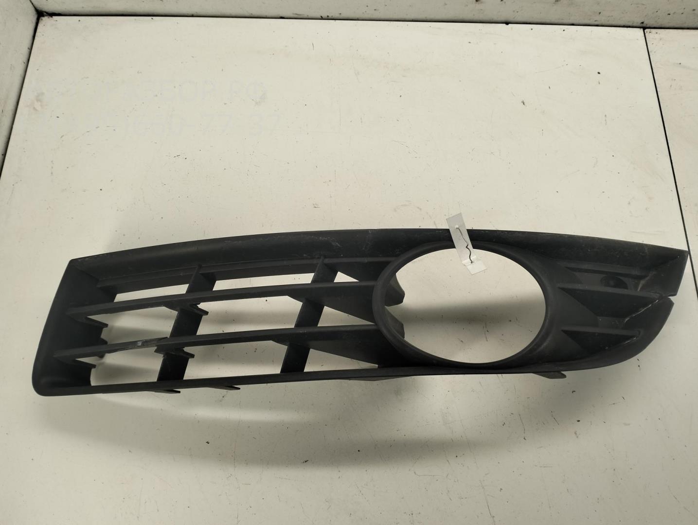 Решетка в бампер левая