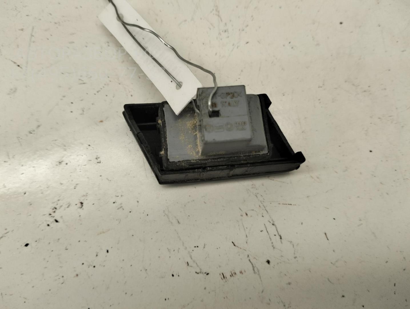 Кнопка стеклоподъемника