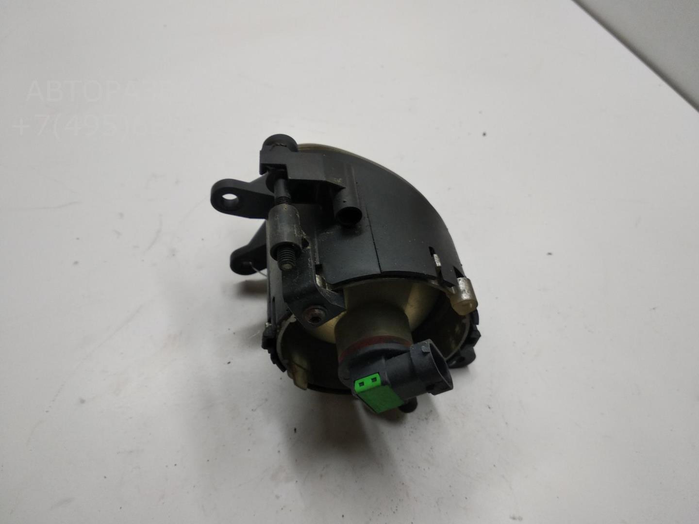 Фара противотуманная левая