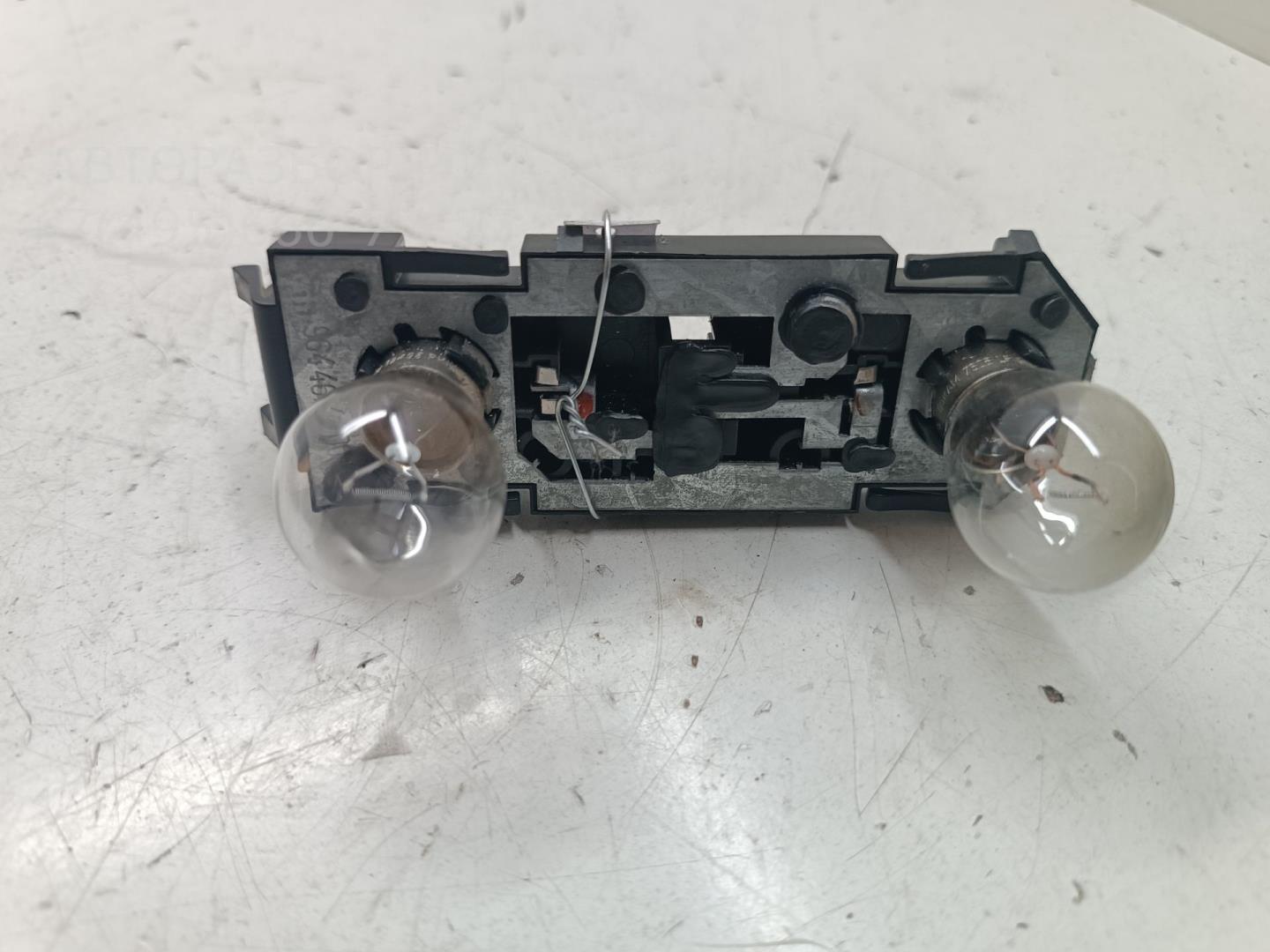 Плата заднего фонаря левого