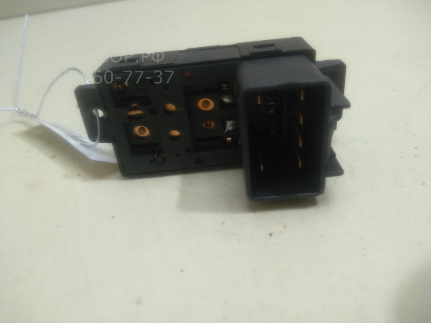 Кнопка стеклоподъемника