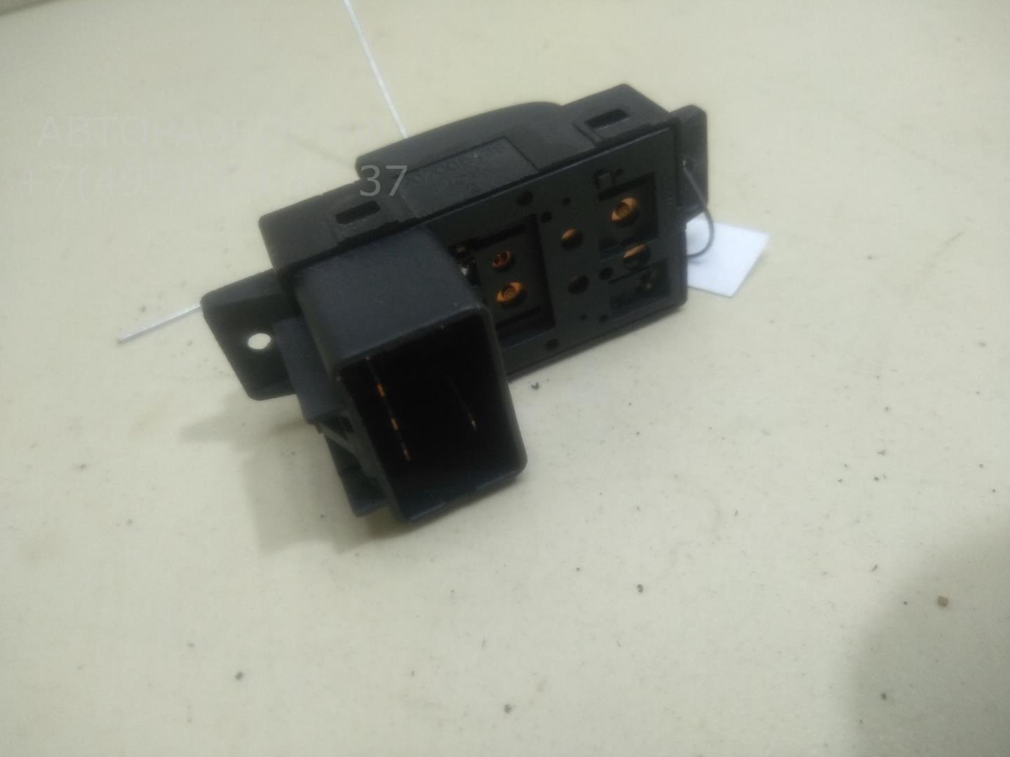 Кнопка стеклоподъемника