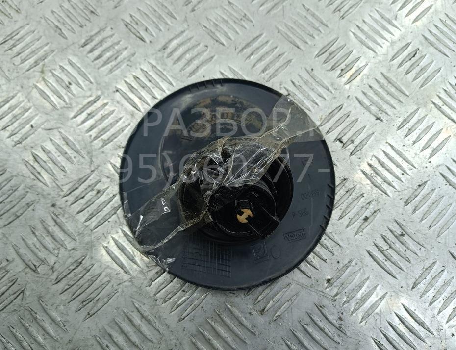 Лючок бензобака