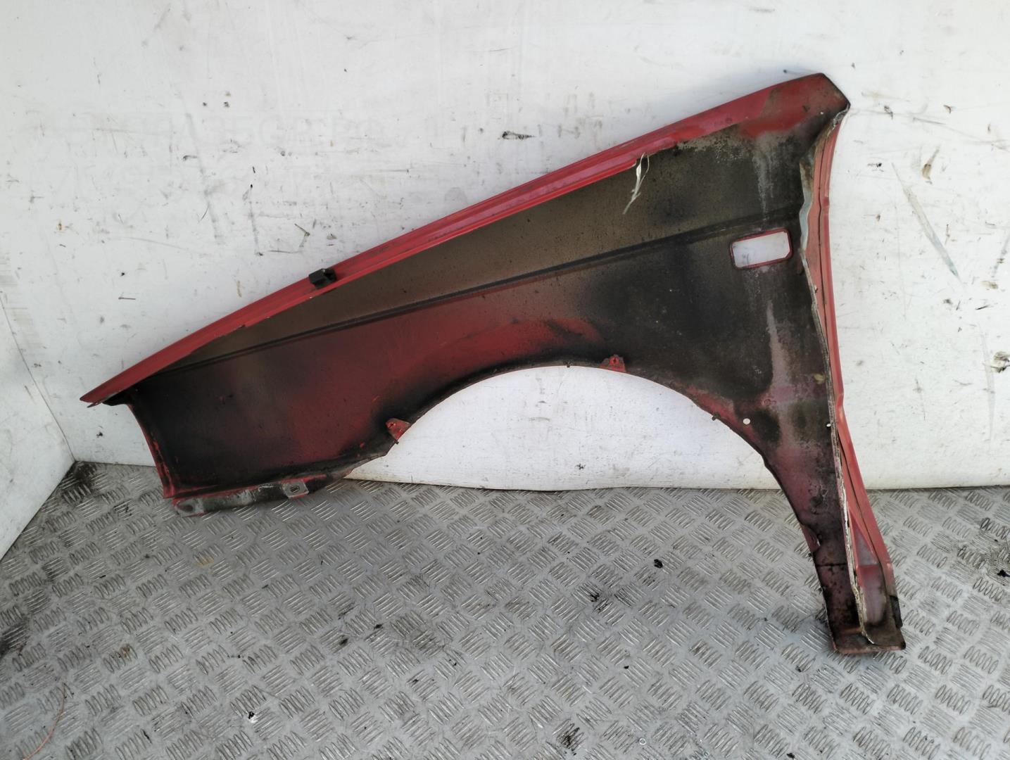 Крыло переднее правое