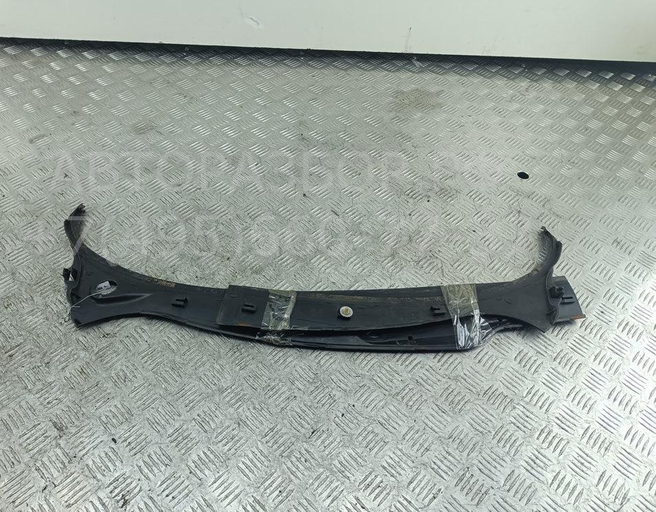 Решетка стеклоочистителей (Жабо)