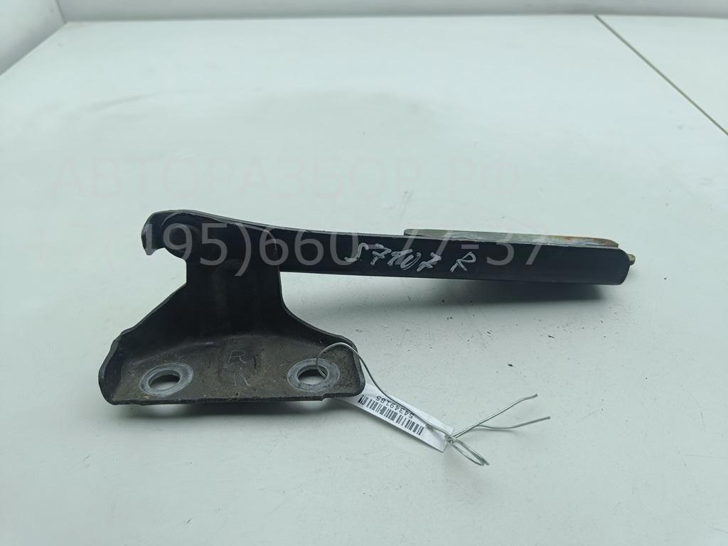 Петля капота правая