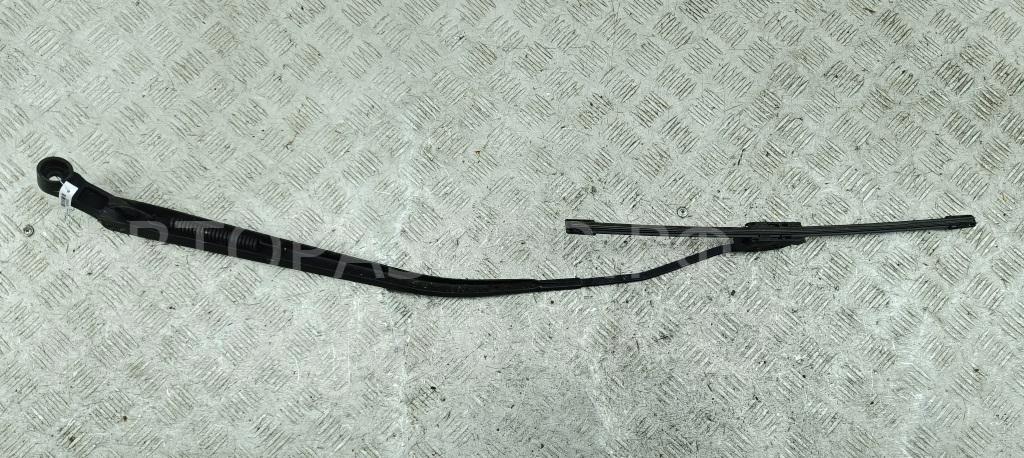 Поводок стеклоочистителя передний правый