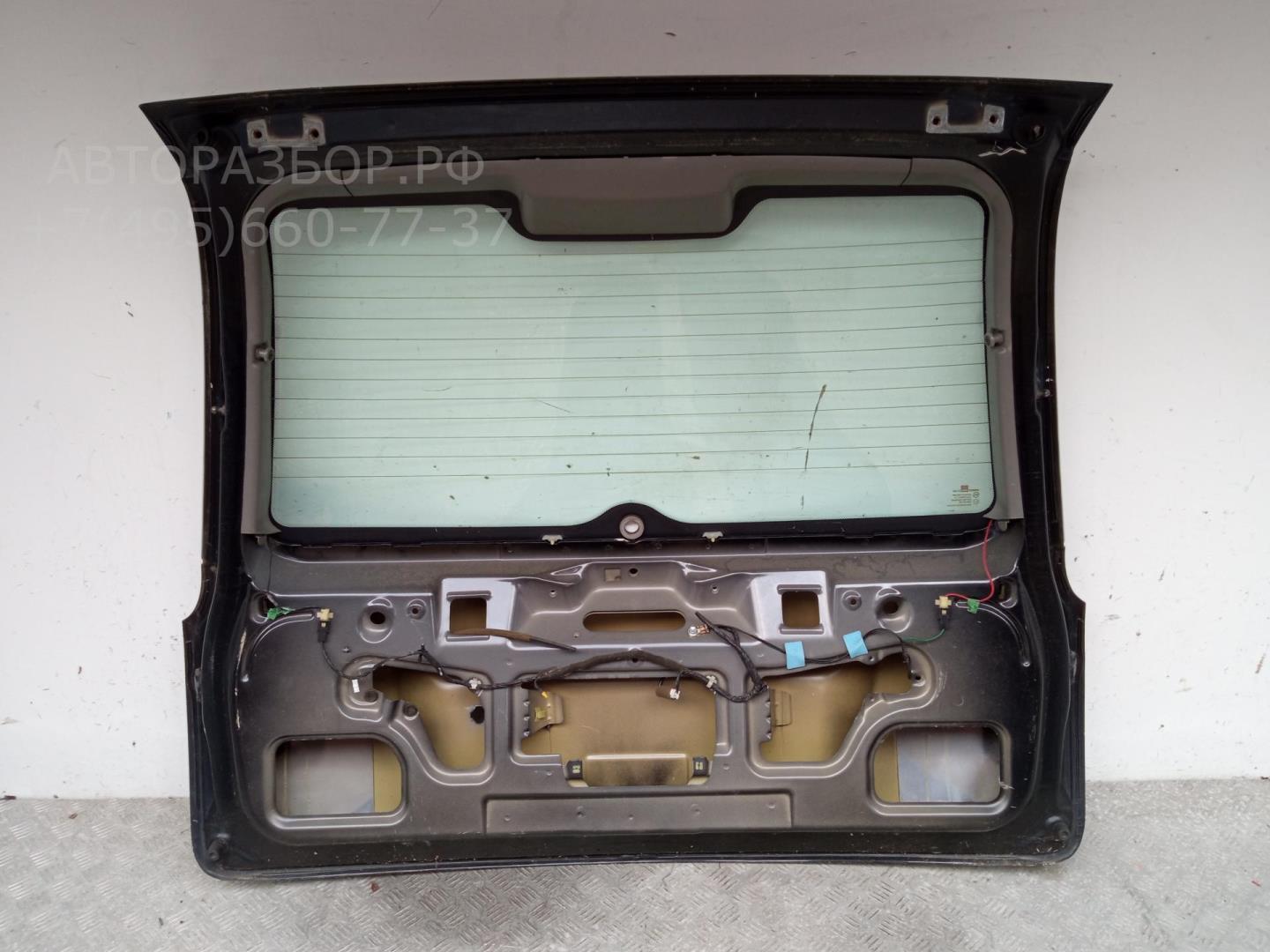 Дверь багажника