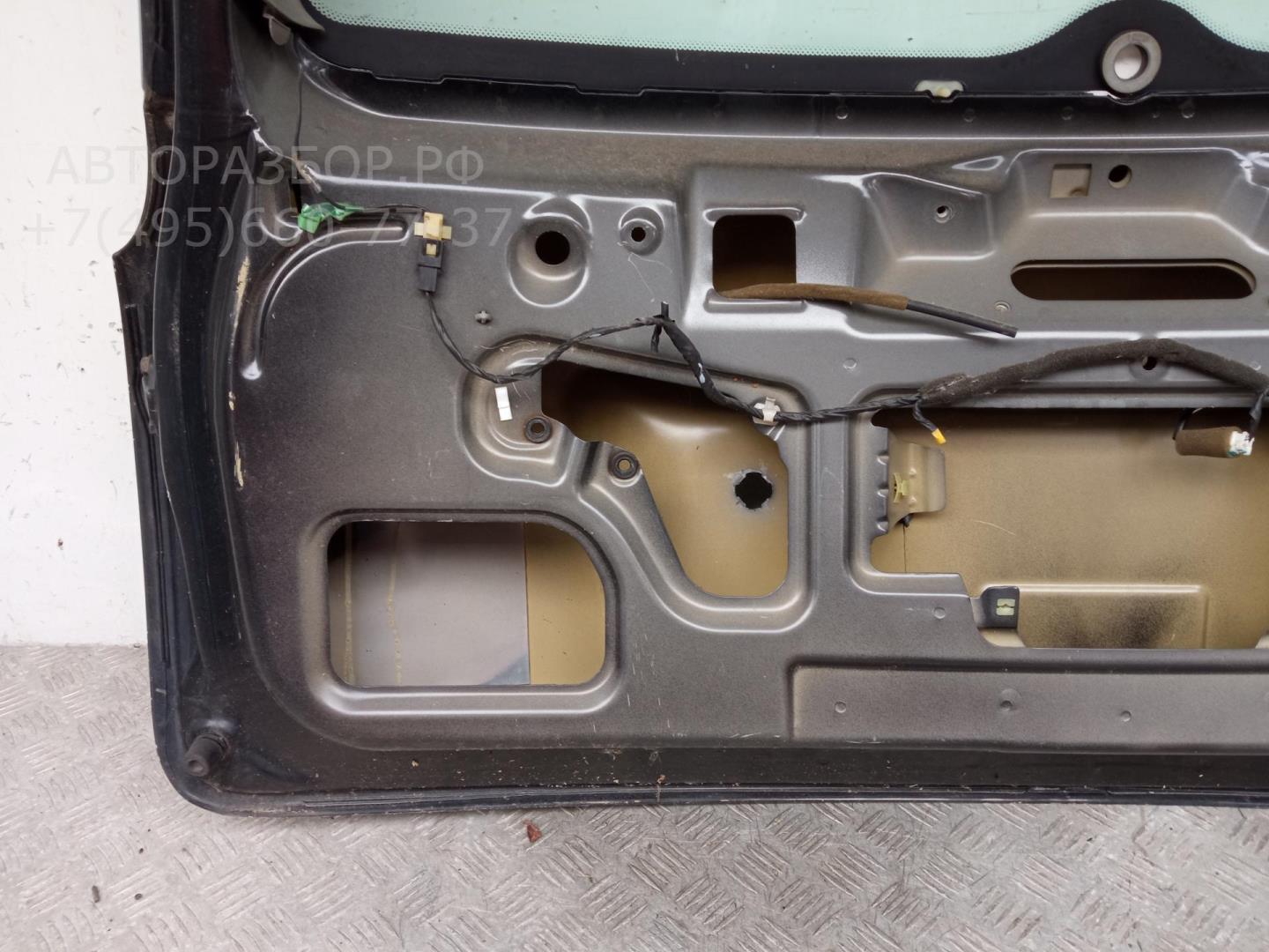 Дверь багажника