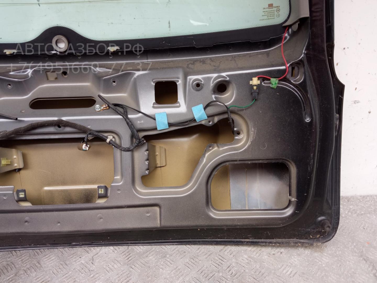 Дверь багажника