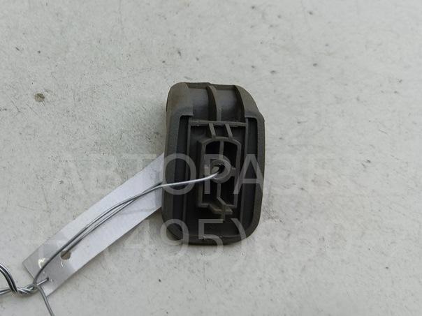 Кронштейн солнцезащитного козырька