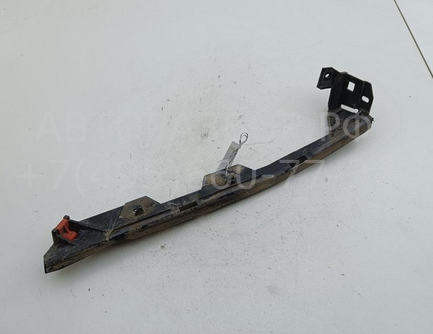 Кронштейн переднего бампера правый