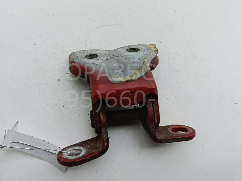 Петля двери