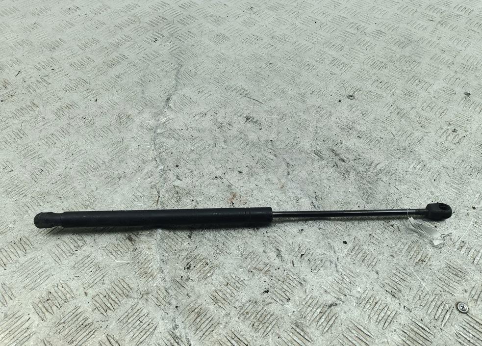 Амортизатор крышки багажника