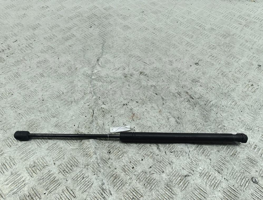 Амортизатор крышки багажника