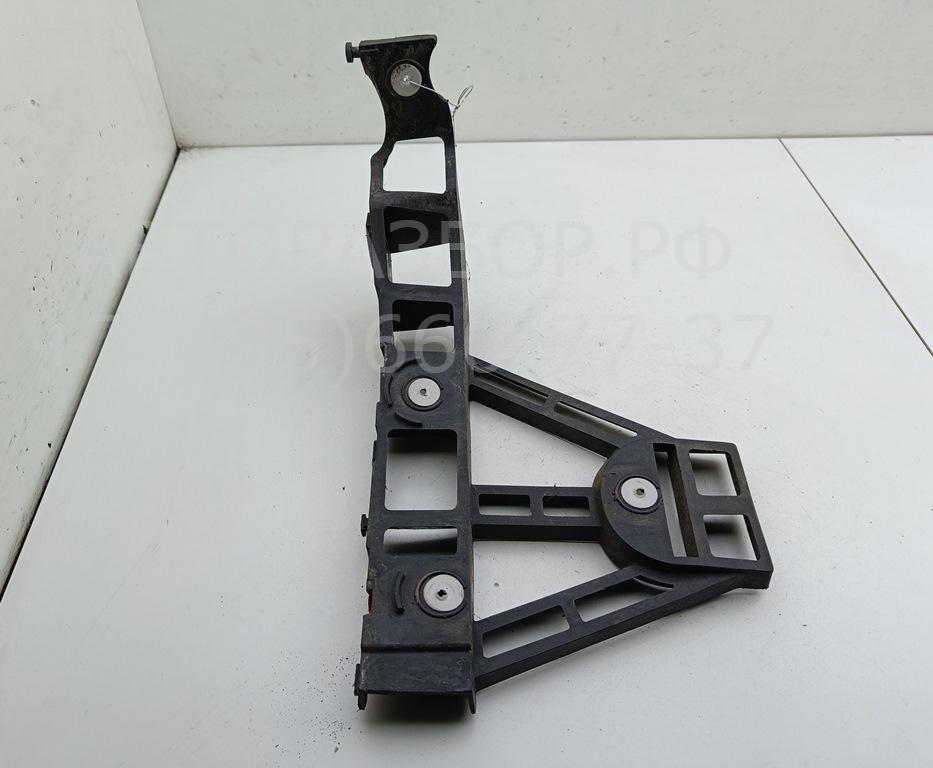 Кронштейн заднего бампера правый