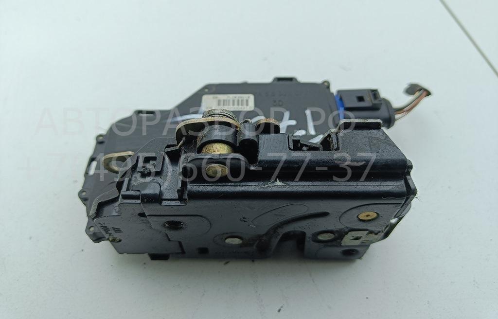 Замок двери задней правой