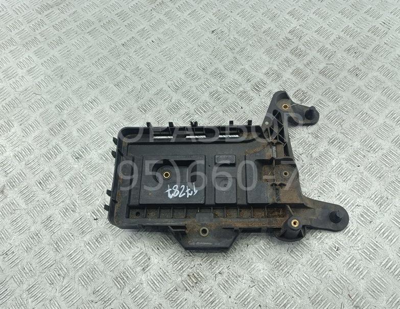 Крепление АКБ (корпус/подставка) для Altea 2004-2015