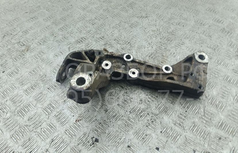 Рычаг передний левый