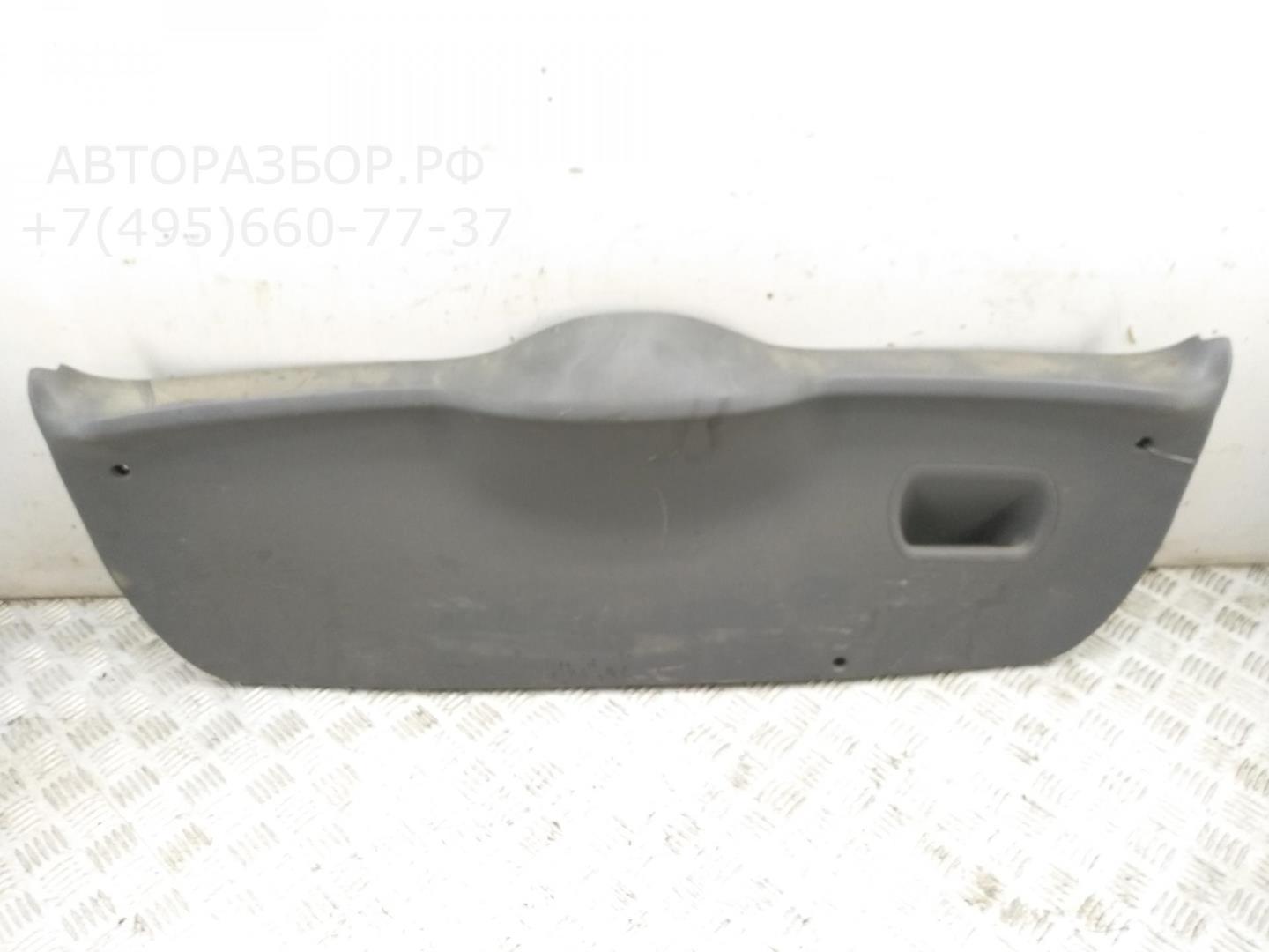 Обшивка крышки багажника