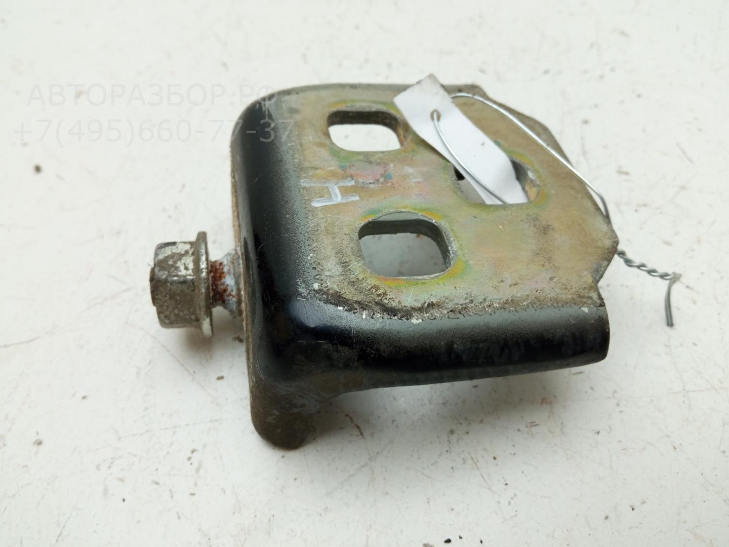 Петля двери