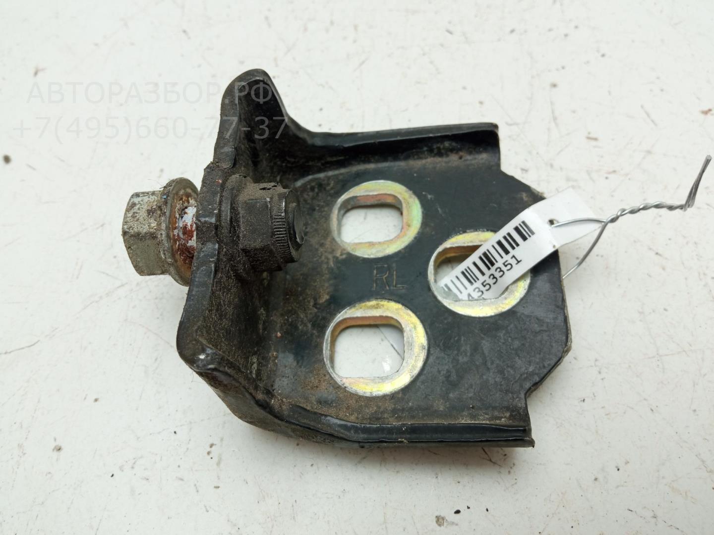 Петля двери