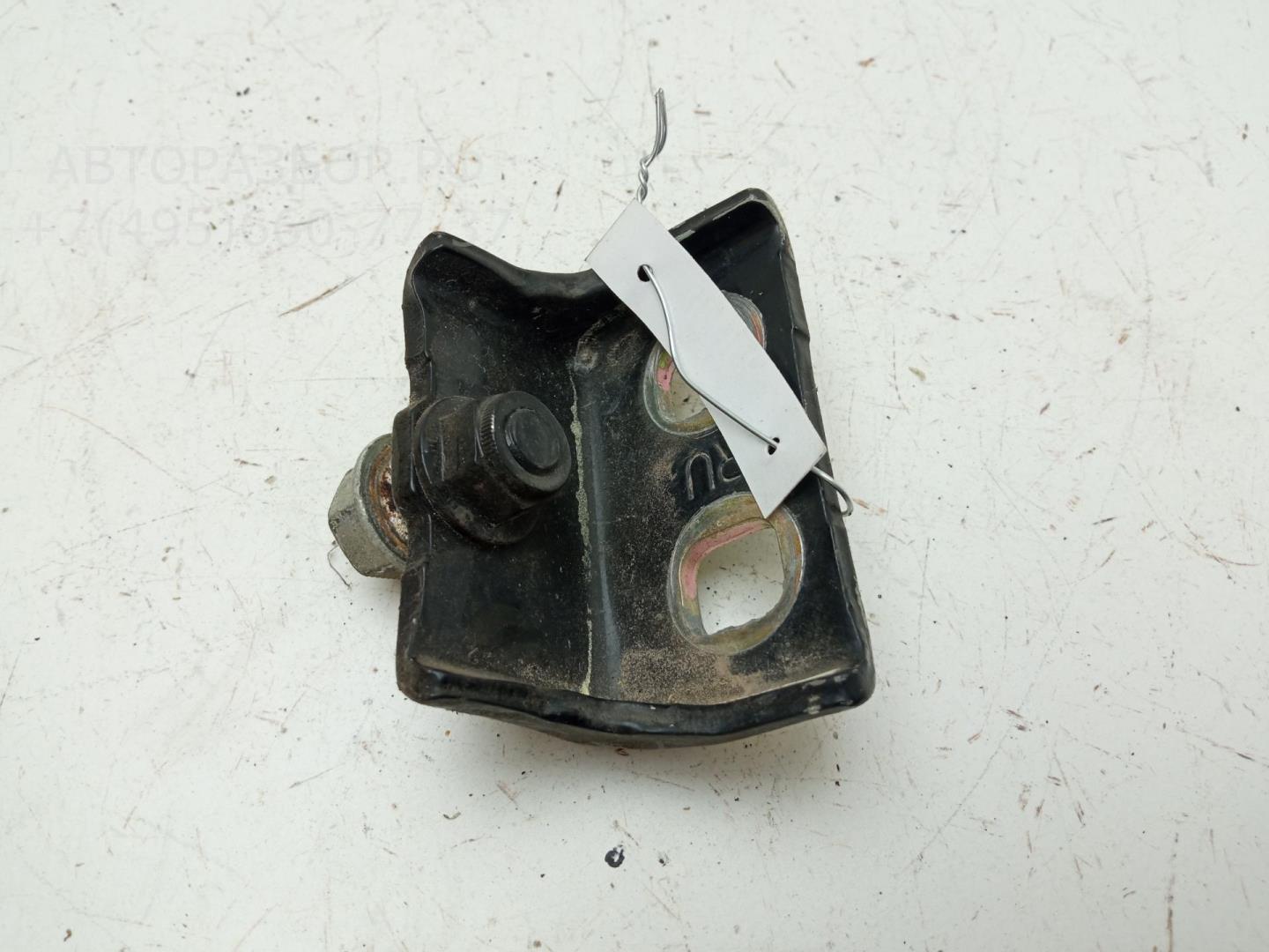 Петля двери