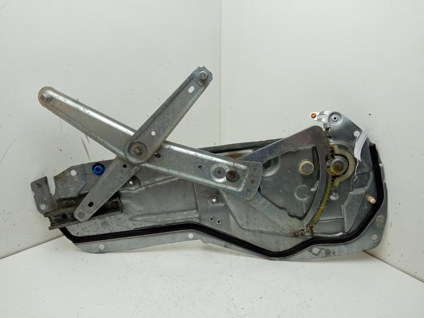 Стеклоподъемник механ. задний правый