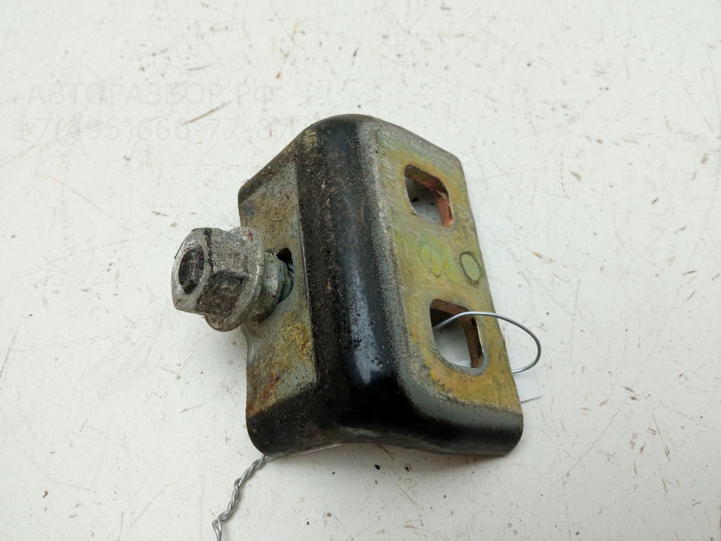 Петля двери