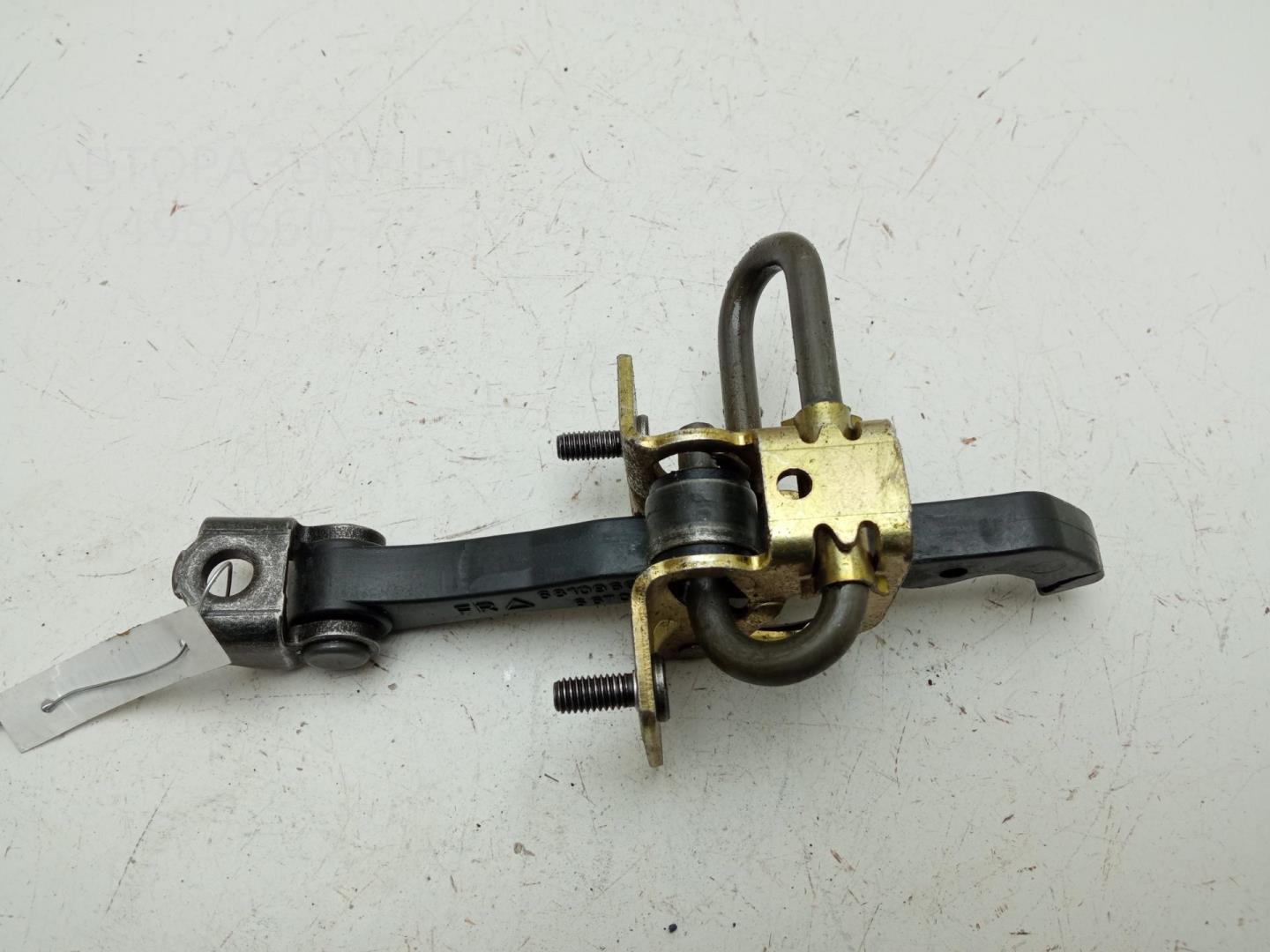 Ограничитель двери