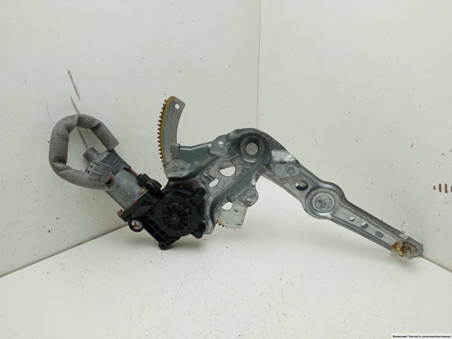 Стеклоподъемник электр. задний правый