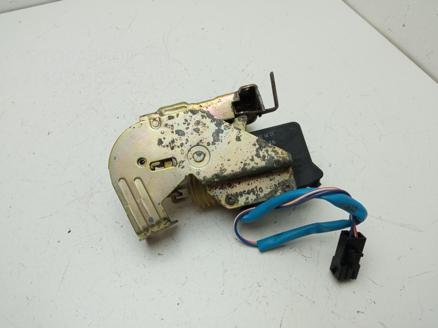 Замок двери задней правой