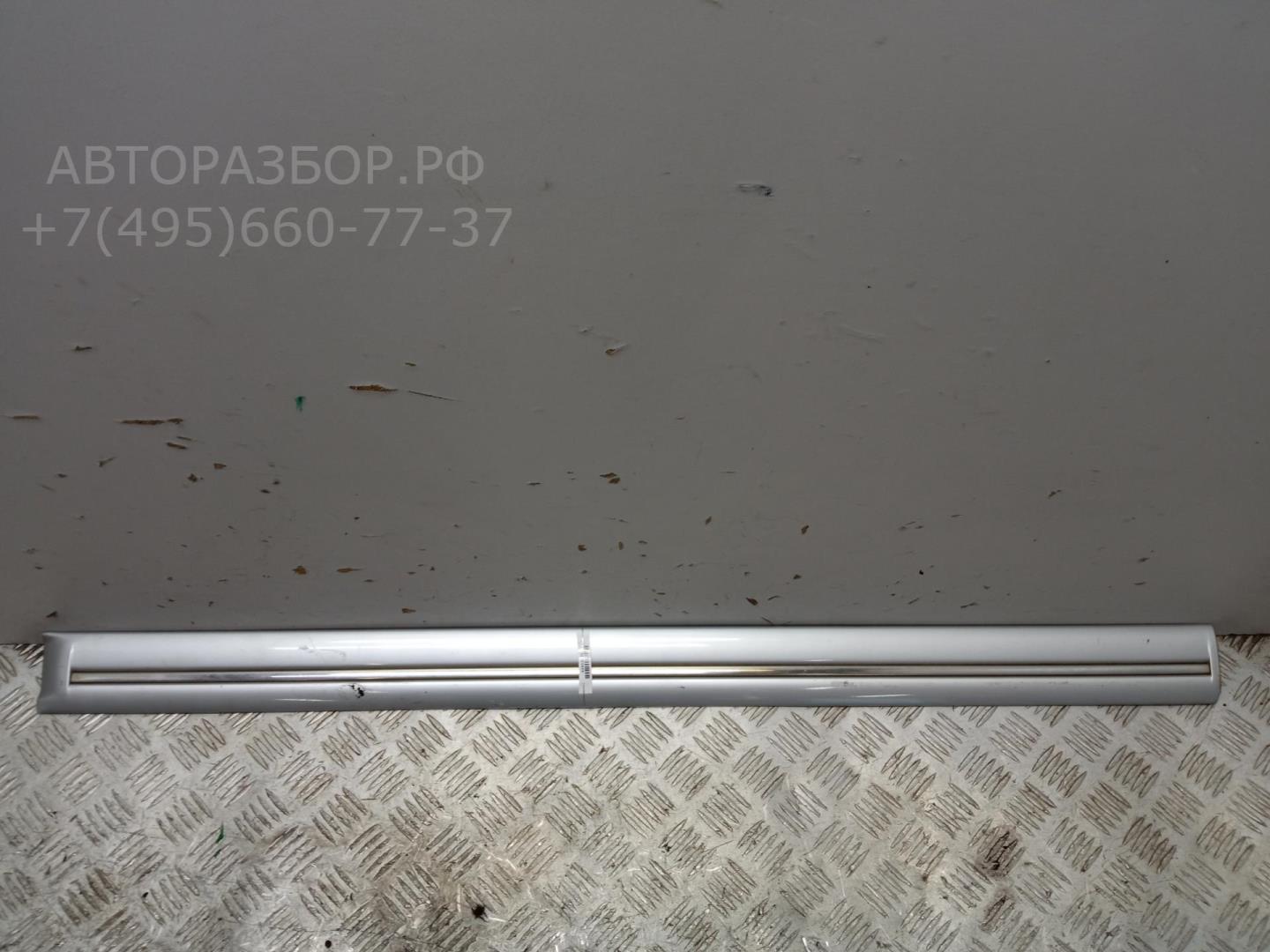 Молдинг двери передней левой