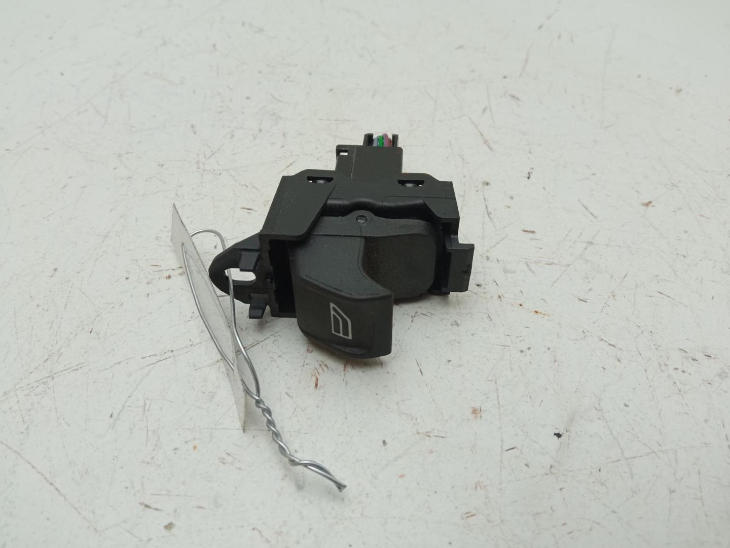 Кнопка стеклоподъемника