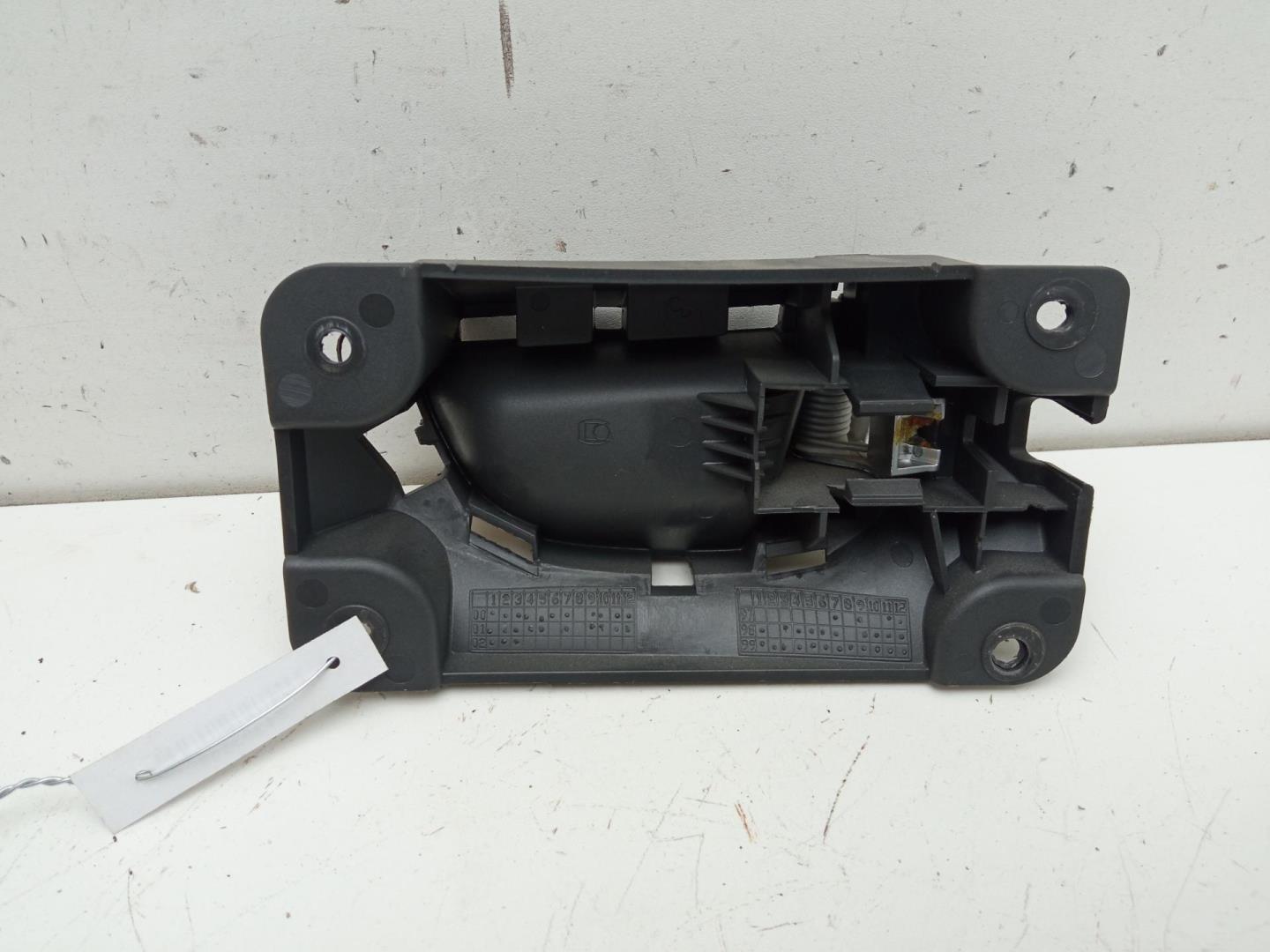 Ручка двери задней внутренняя левая