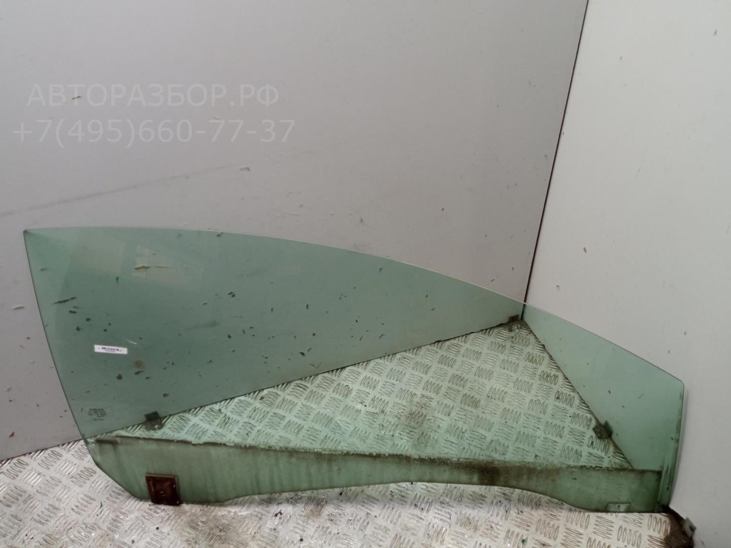 Стекло двери передней правой