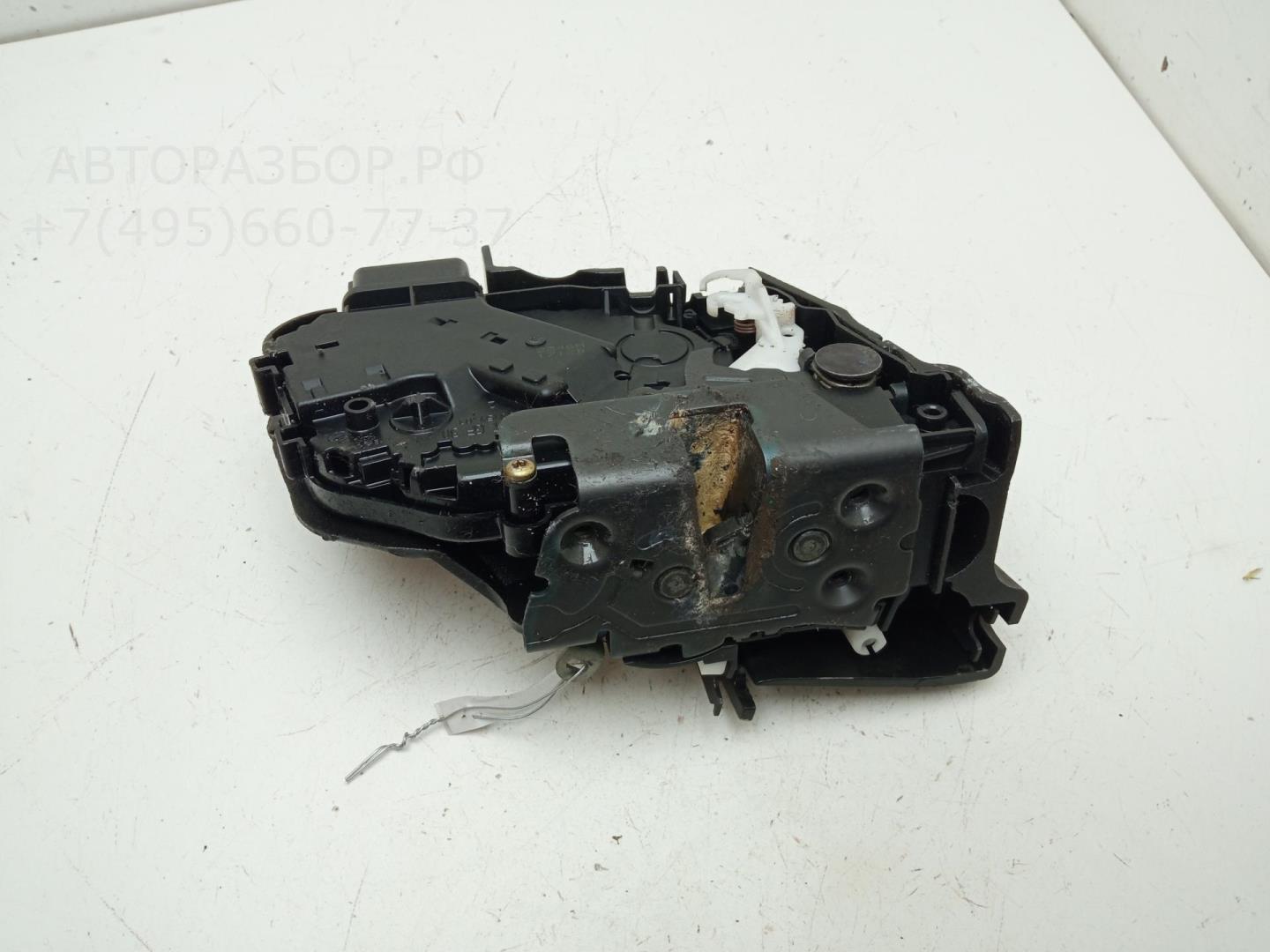 Замок двери передней правой