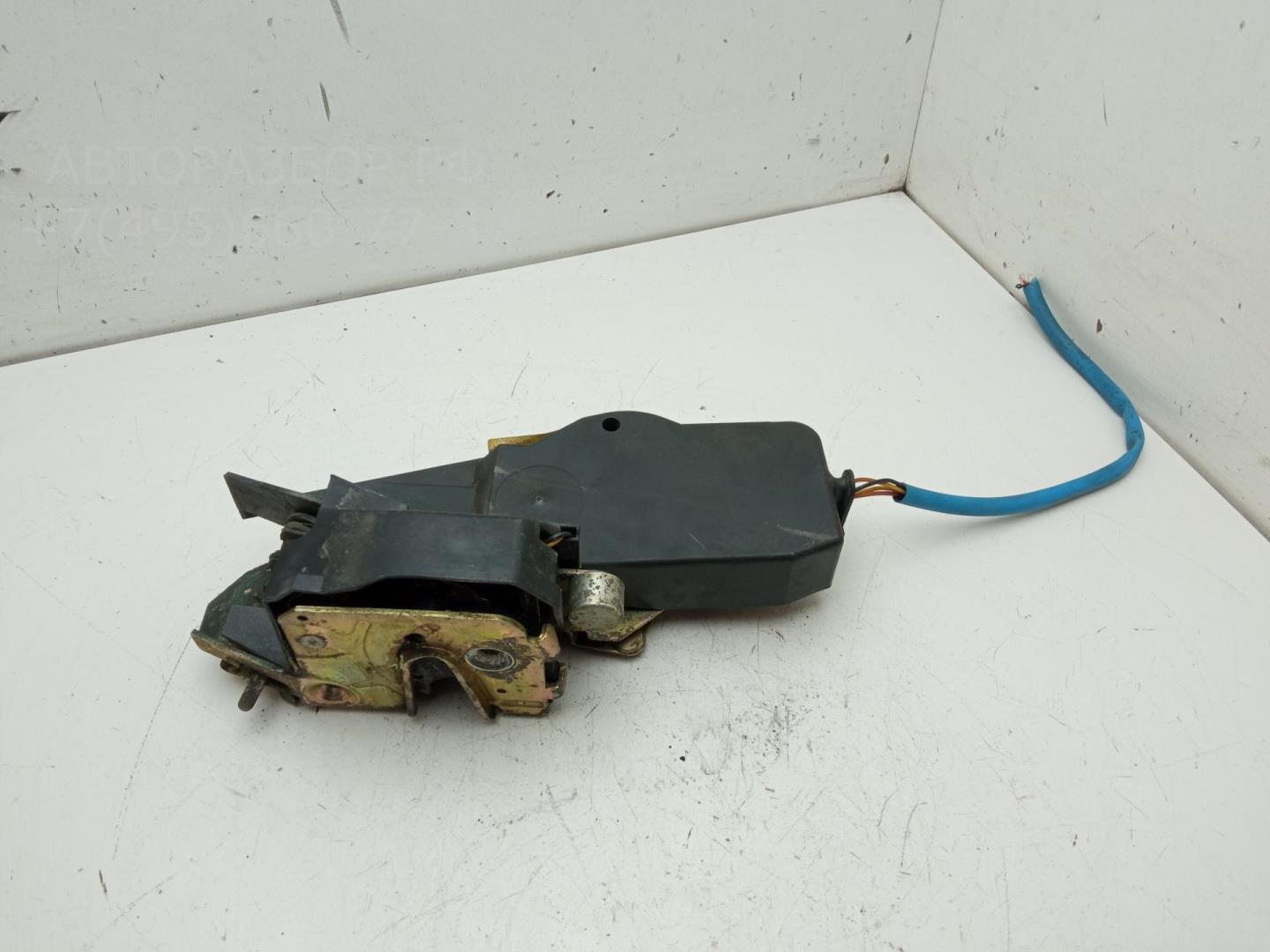 Замок двери задней правой