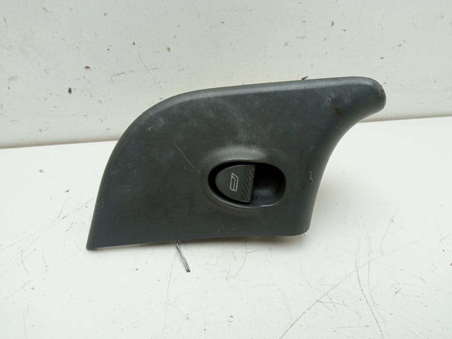 Кнопка стеклоподъемника