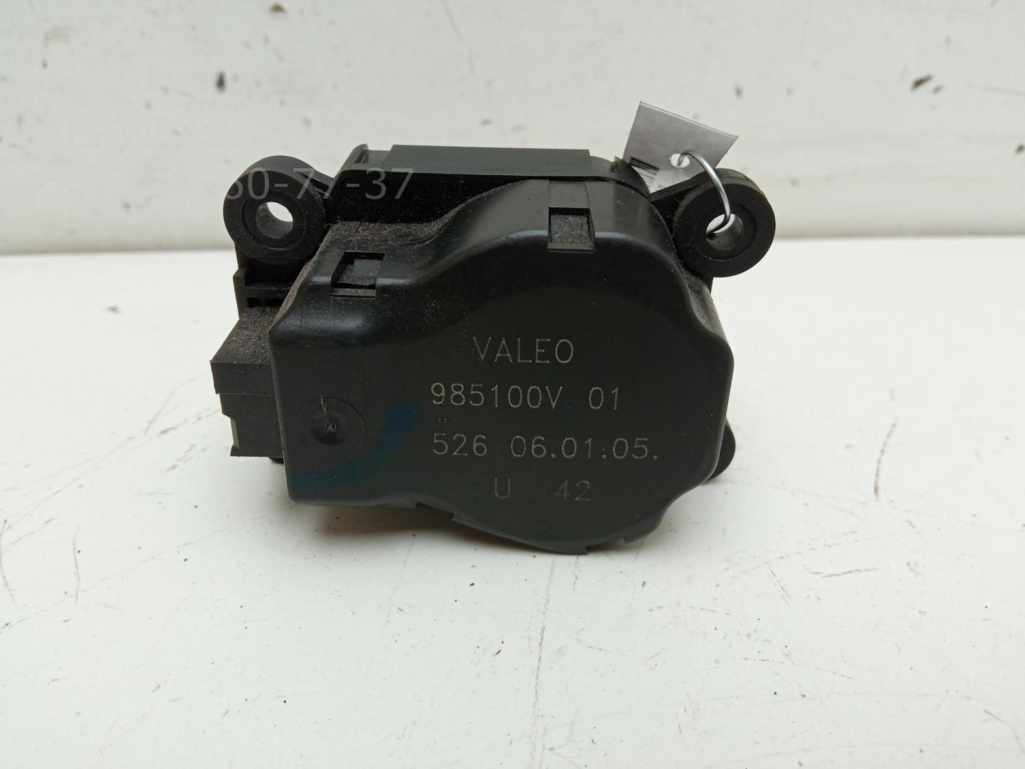 Моторчик заслонки печки