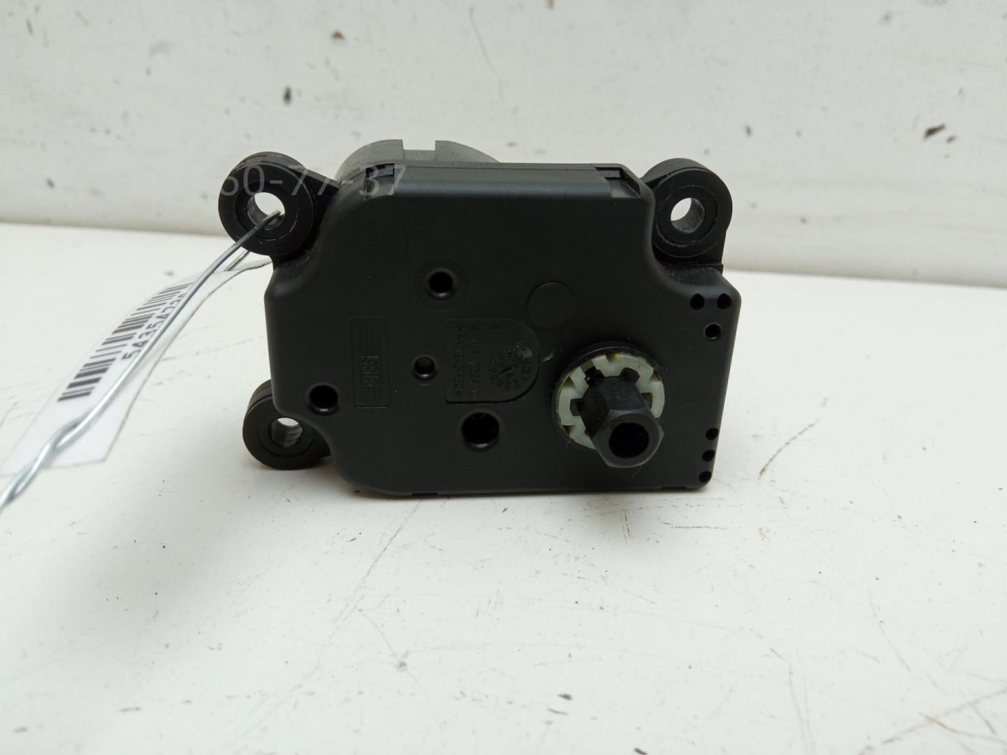 Моторчик заслонки печки