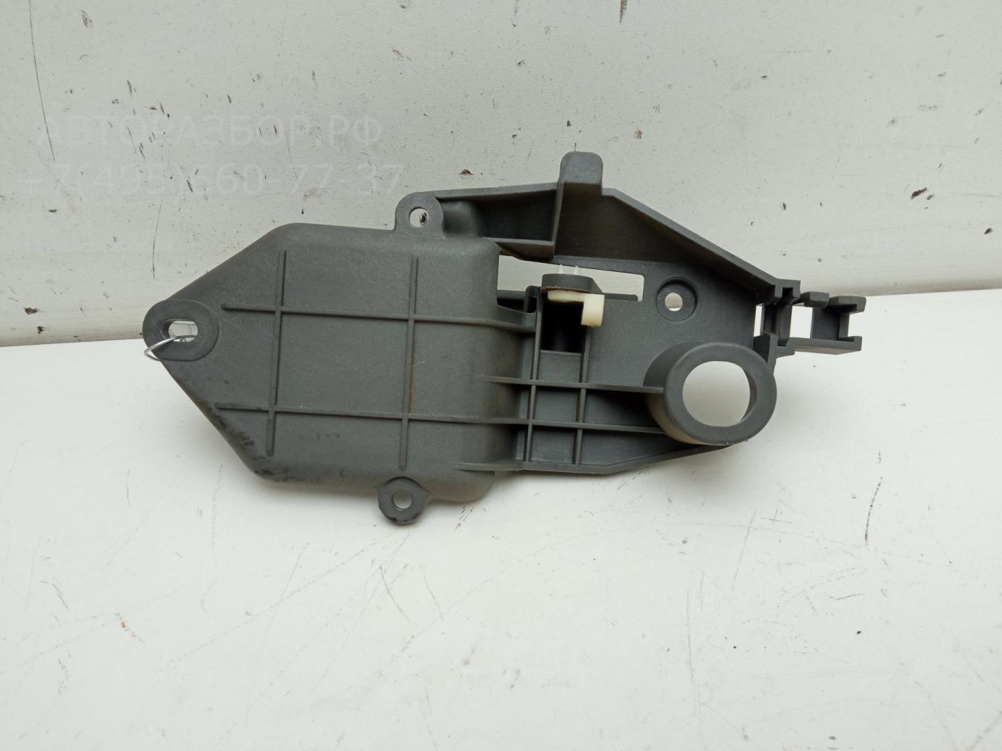 Ручка двери передней внутренняя правая